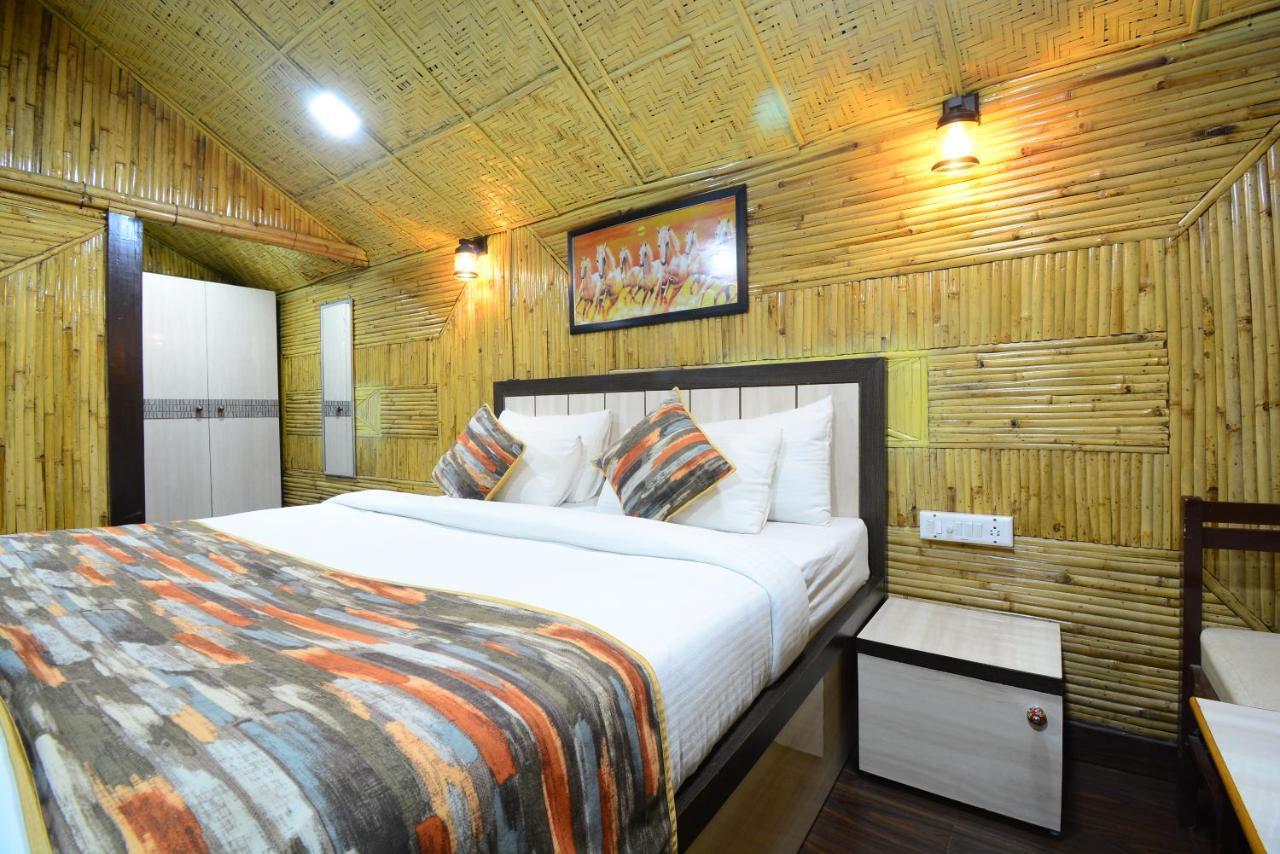 Hotel Bamboo Castle Джайпур Екстер'єр фото